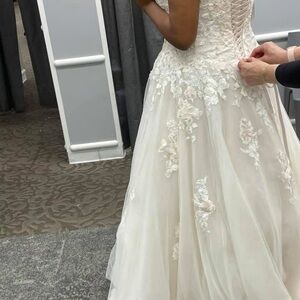 David's Bridal Cream Lace Wedding Dress